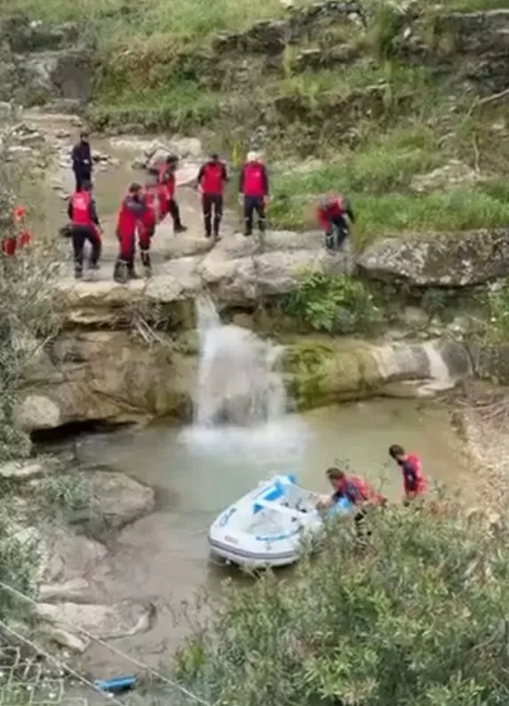 Adana'da Eğlence Çayı'na giren genç 5 gündür bulunamadı