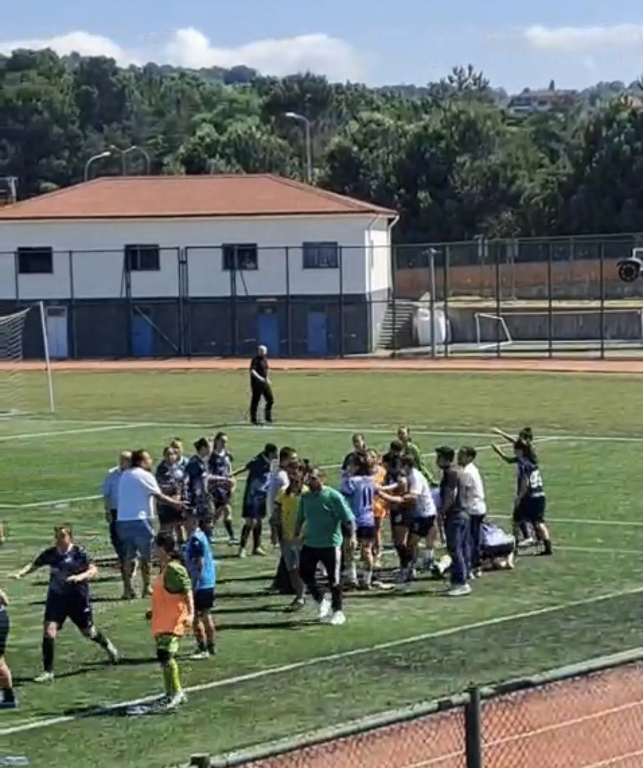 Bartın'da kadınlar futbol maçında saha karıştı