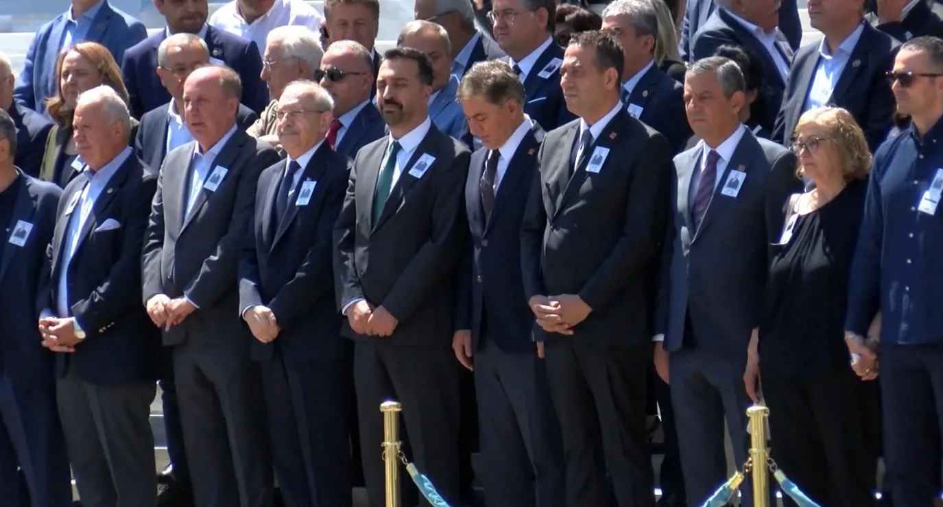 Kılıçdaroğlu ve Özel Meclis’teki cenaze töreninde bir araya geldi