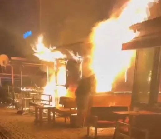 Kırıkkale'de çöp poşetli kundakçı kamerada