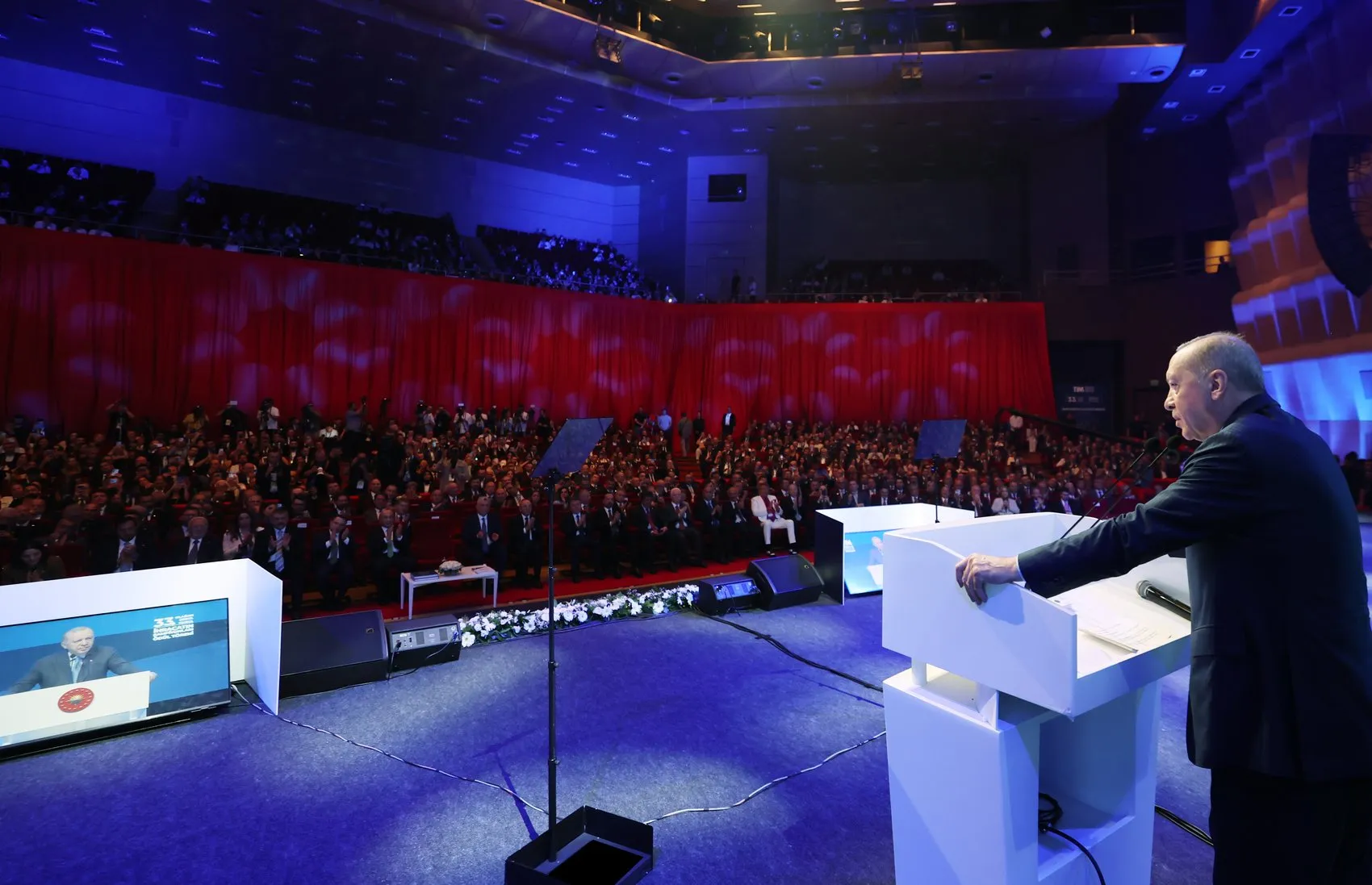 Erdoğan ihracatçılara kredi desteğini artırdı