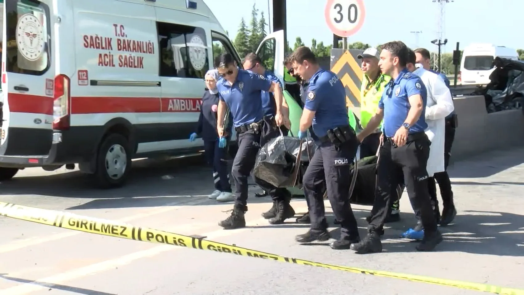 Tuzla’da gişelerde feci kaza 29 yaşındaki sürücü hayatını kaybetti