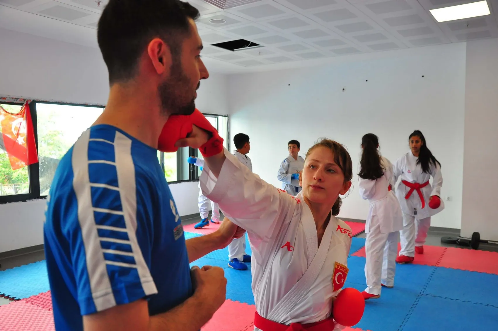 Manisalı sporcudan dünyaya madalya dersi