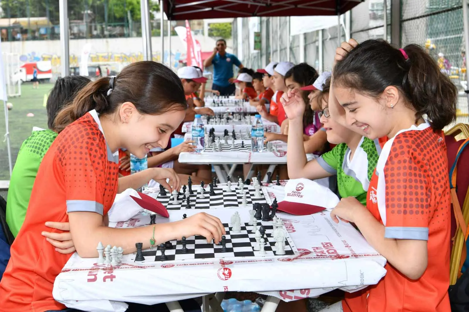 Fatihli çocuklar için yaz spor okulu kayıtları başladı