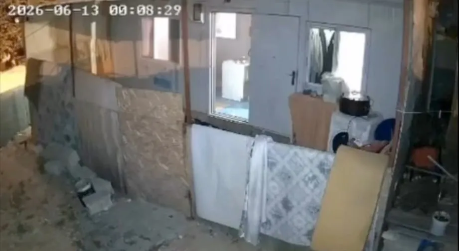 Nurdağı’nda gece yarısı yaşanan deprem kameraya yansıdı