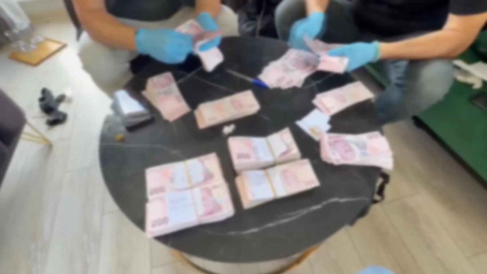 İstanbul’da uyuşturucu baskını 187 kilo zehir yakalandı