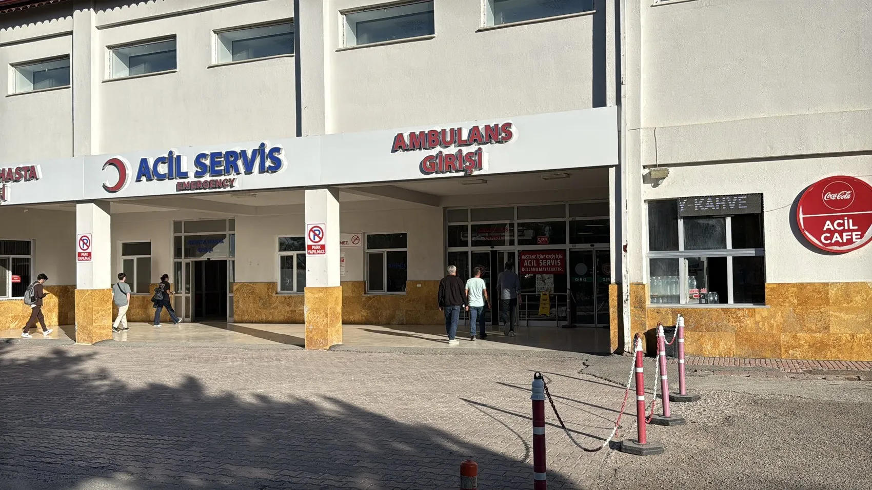 Sivas'ta dehşet anları bir işçi baltayla üç kişiyi yaraladı