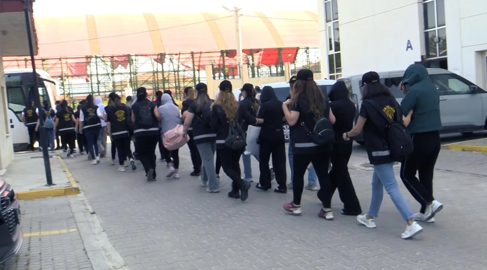 Eskişehir’de masaj salonlarına büyük operasyon