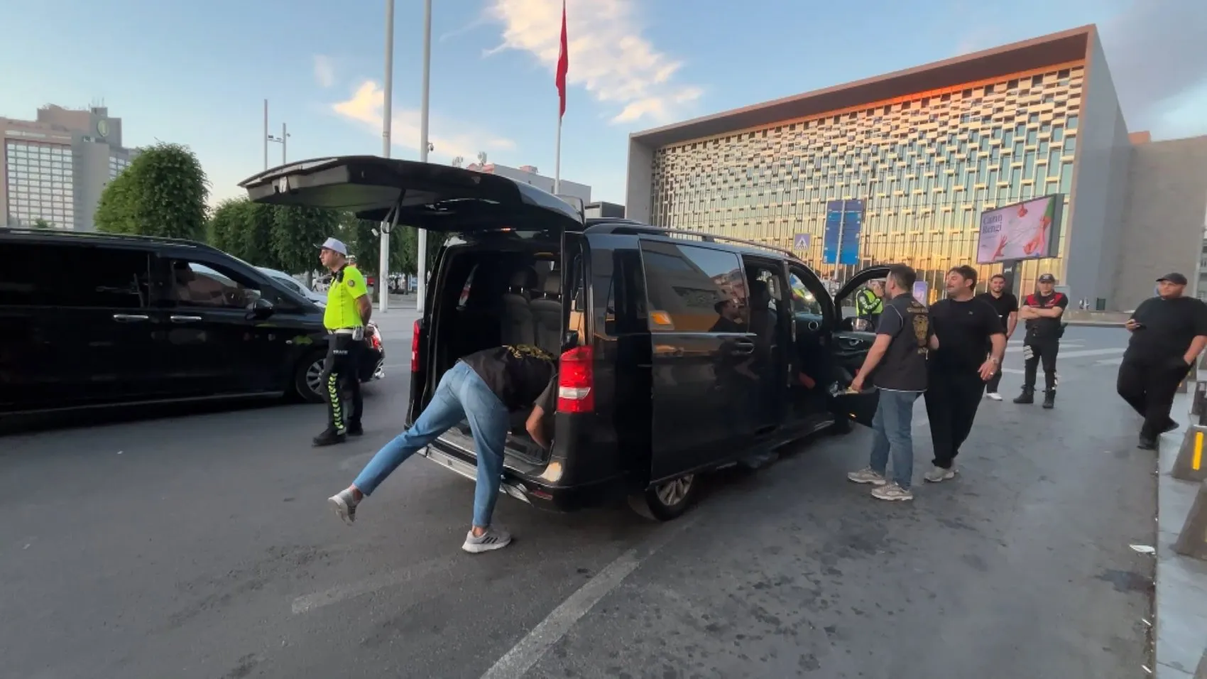 İstanbul genelinde geniş kapsamlı polis denetimi