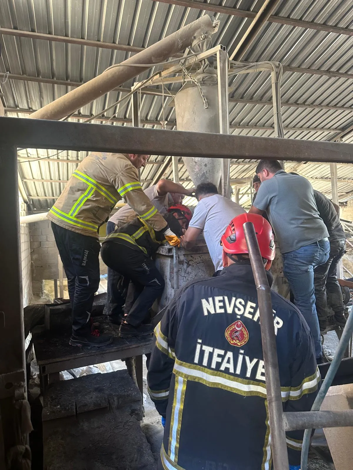 Nevşehir'de iş kazası Makineye sıkışan işçi yaşam mücadelesi veriyor