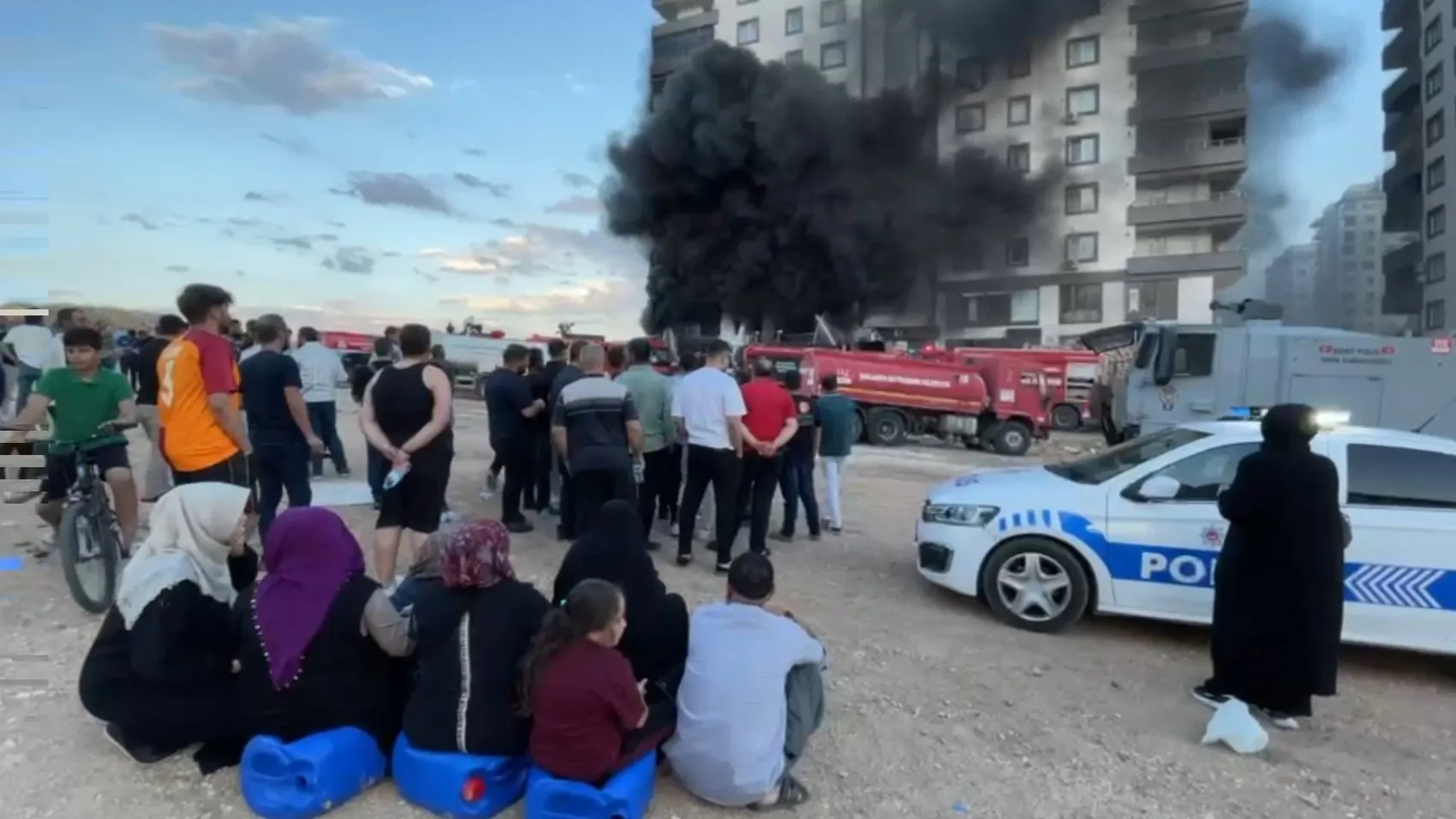 Şanlıurfa’daki milyonluk yangının başlangıç anı kameralara yansıdı