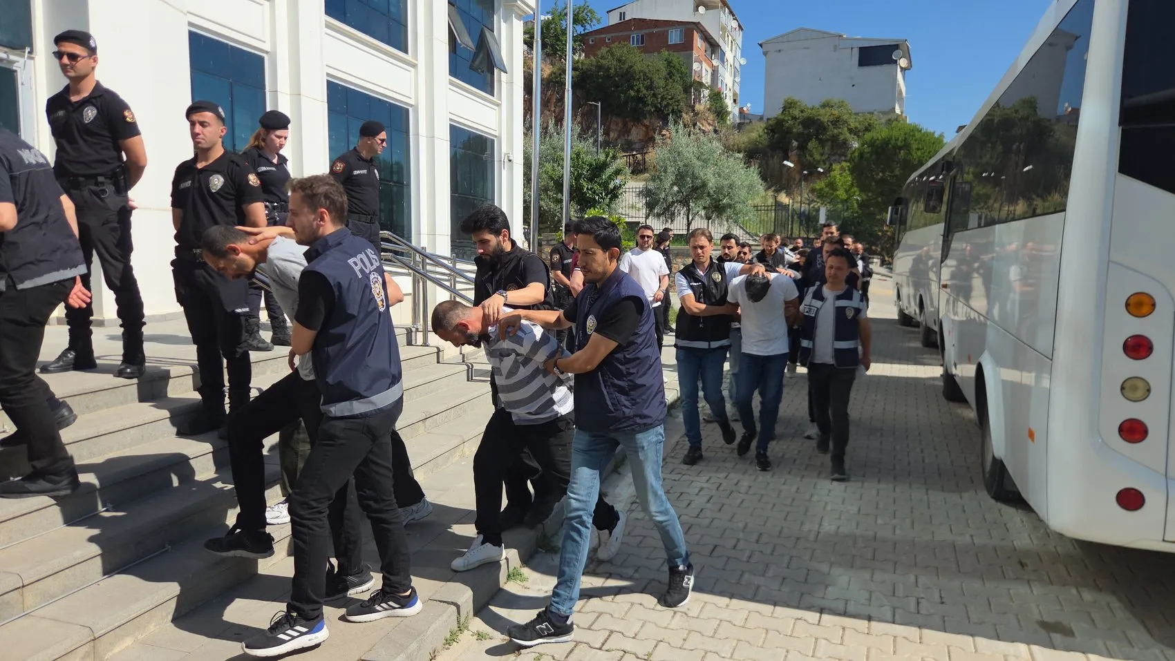 Bursa merkezli uyuşturucu operasyonunda 29 kişi daha hakim karşısında