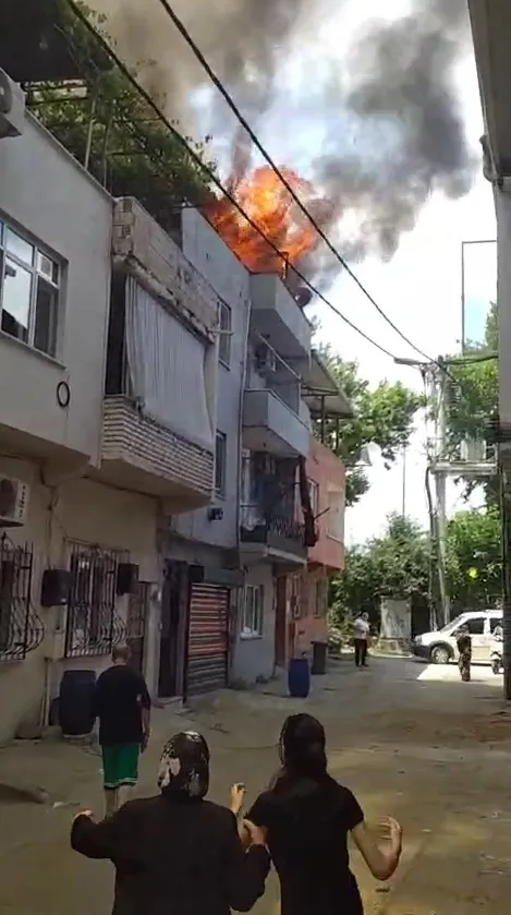 Bursa Osmangazi’de korkutan çatı yangını