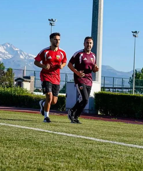 Kayserispor 11 yıllık Süper Lig serüveninin ardından sahaya indi