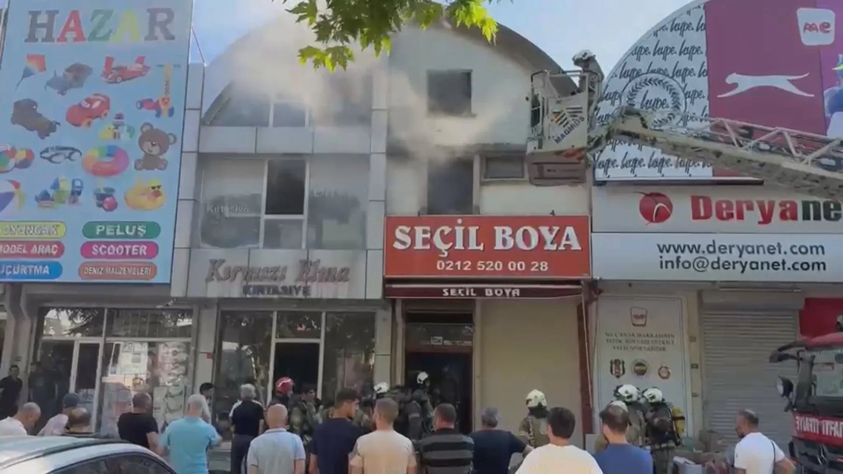 İSTOÇ'taki kırtasiye deposunda yangın paniği yaşandı