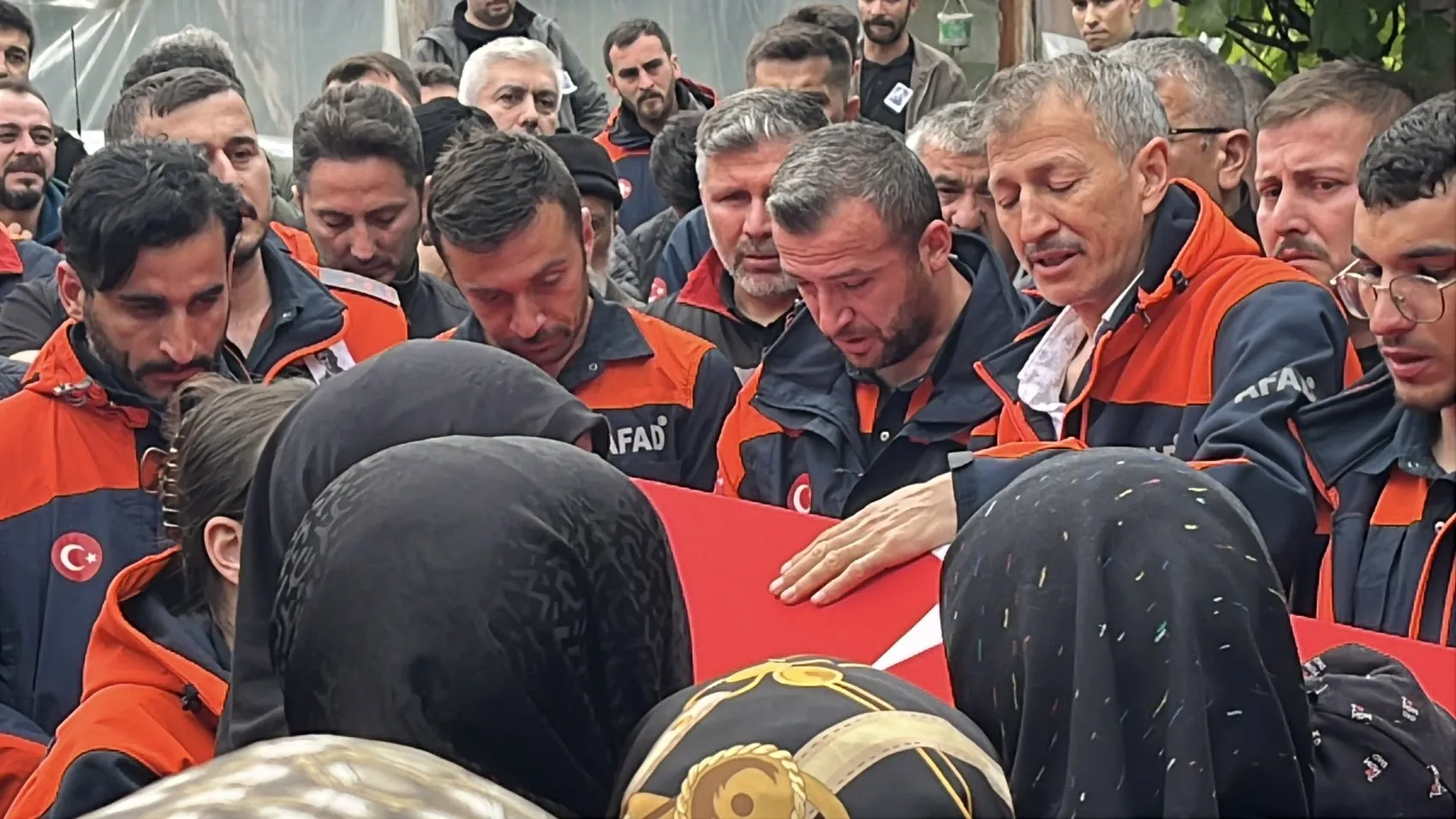 Bolu evladını gözyaşlarıyla son yolculuğuna uğurladı