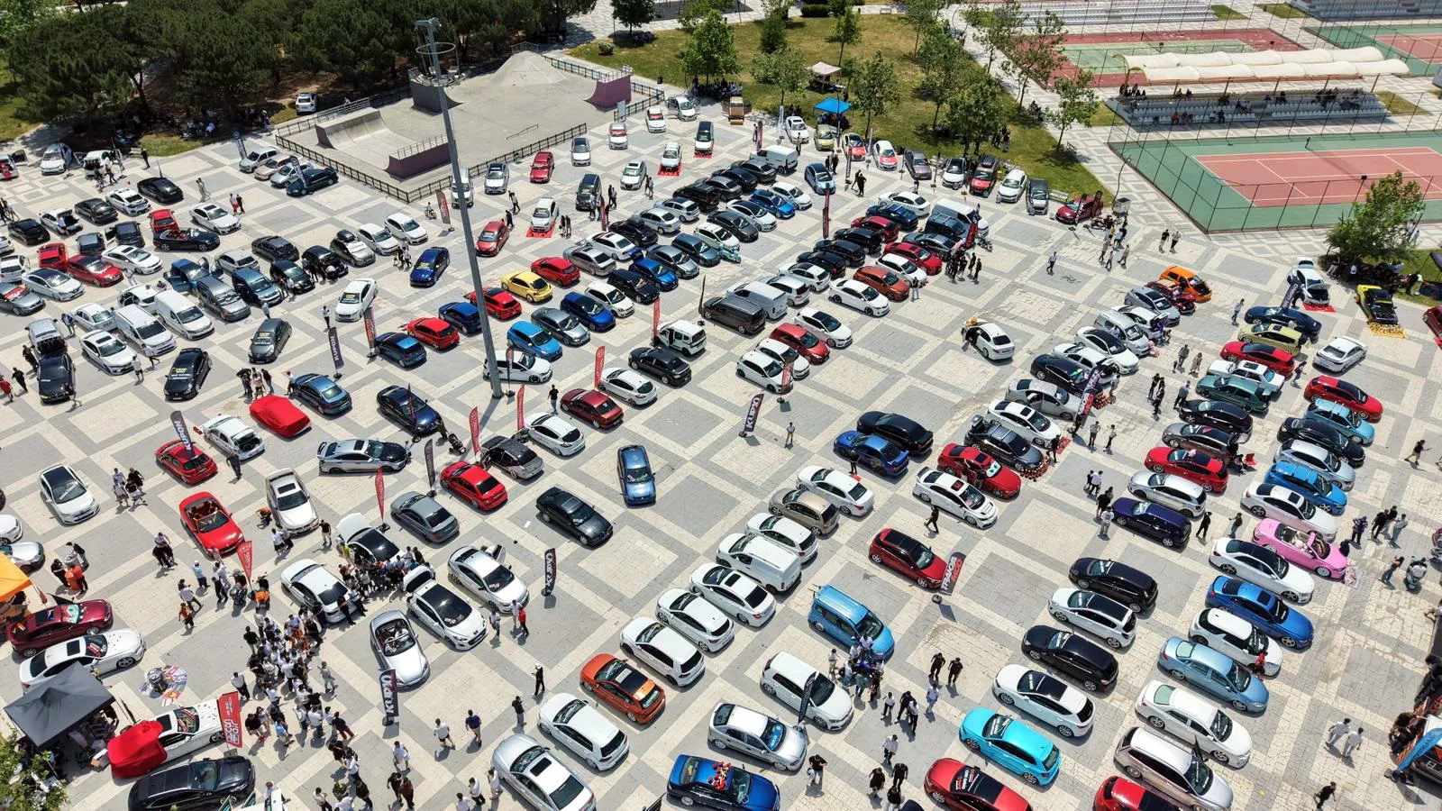 Tekirdağ'da modifiye araç tutkunları buluştu