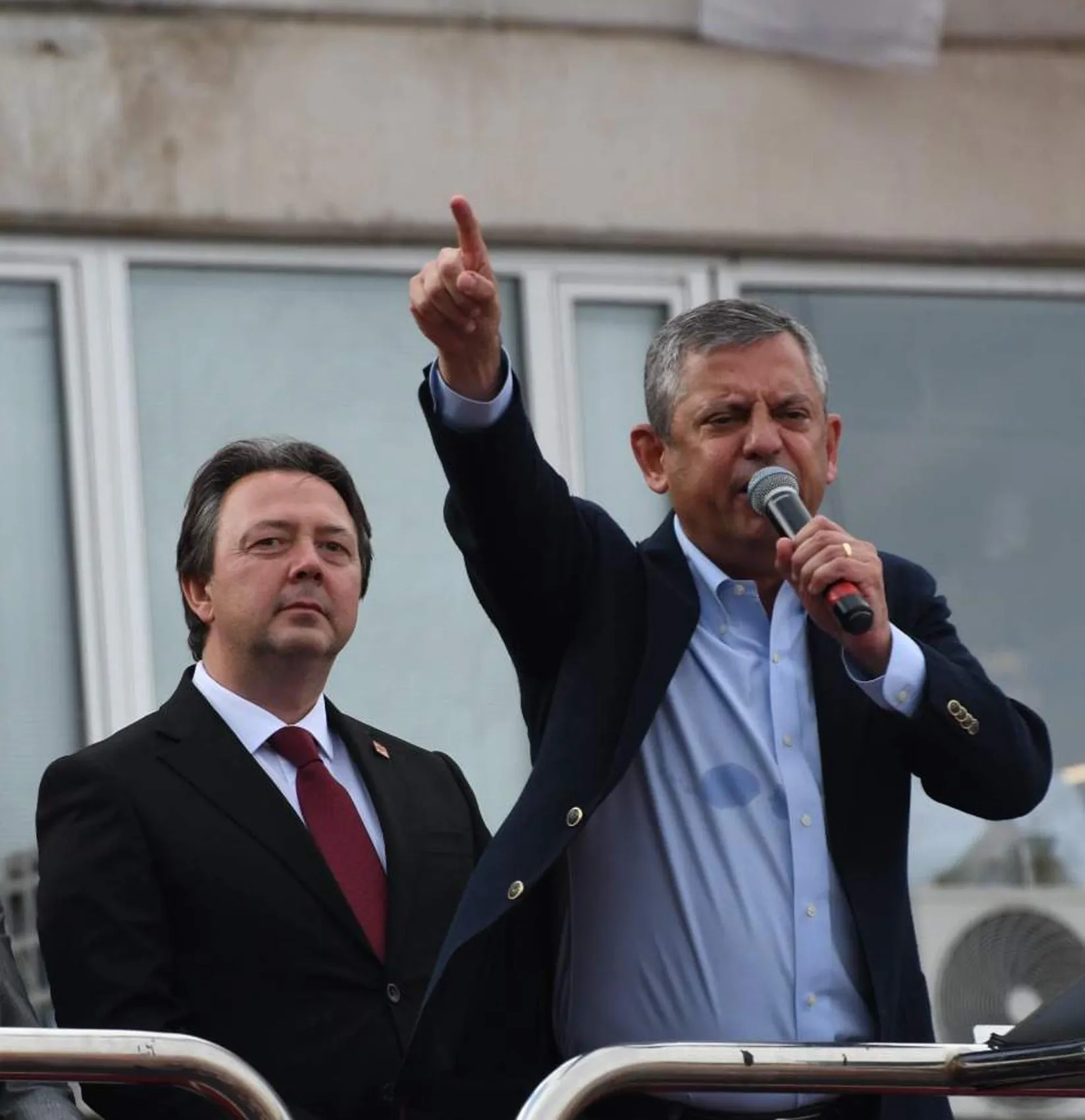 Özgür Özel Lüleburgaz meydanından iktidara yürüme sözü verdi