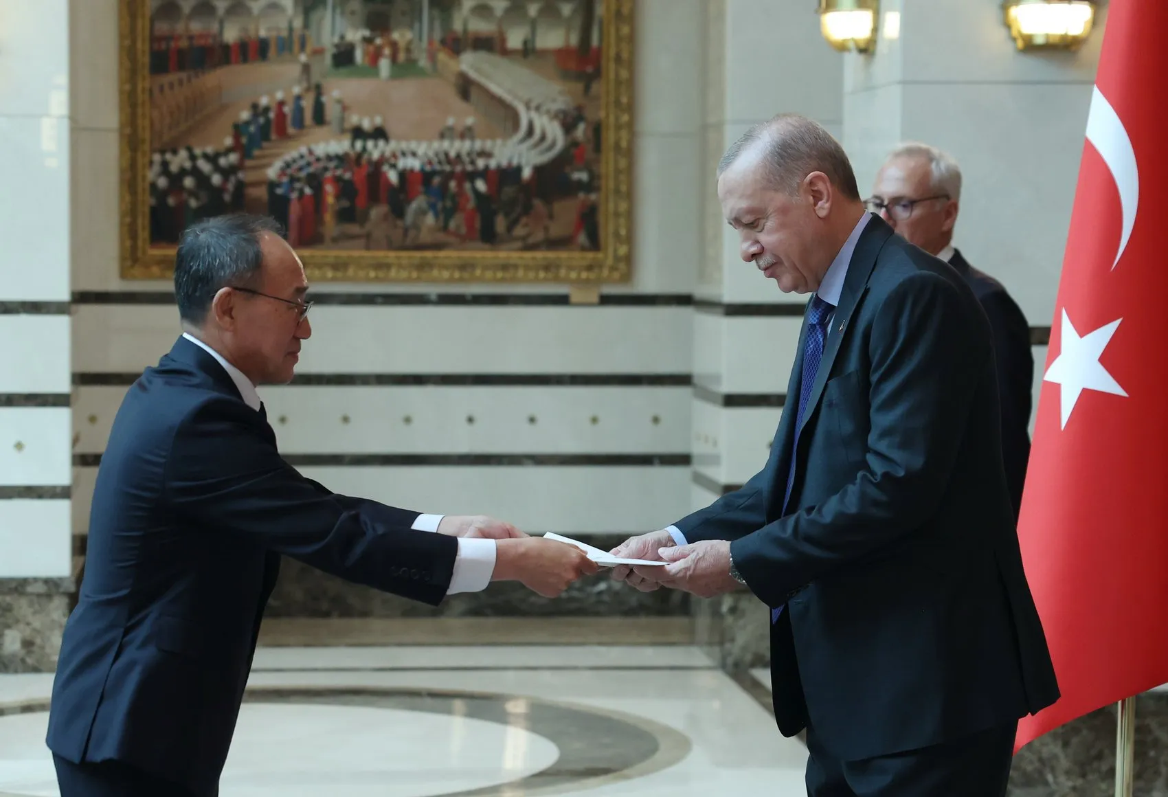 Cumhurbaşkanı Erdoğan yeni büyükelçileri Beştepe'de ağırladı
