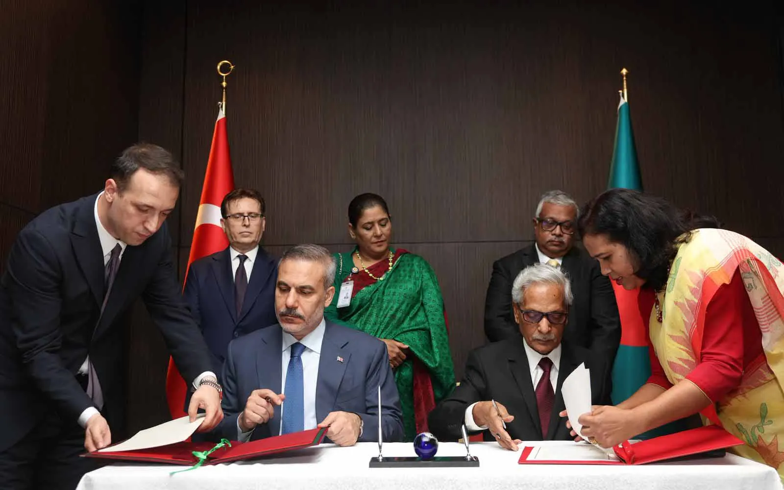Dışişleri Bakanı Fidan Bangladeş ile yeni bir sayfa açtı