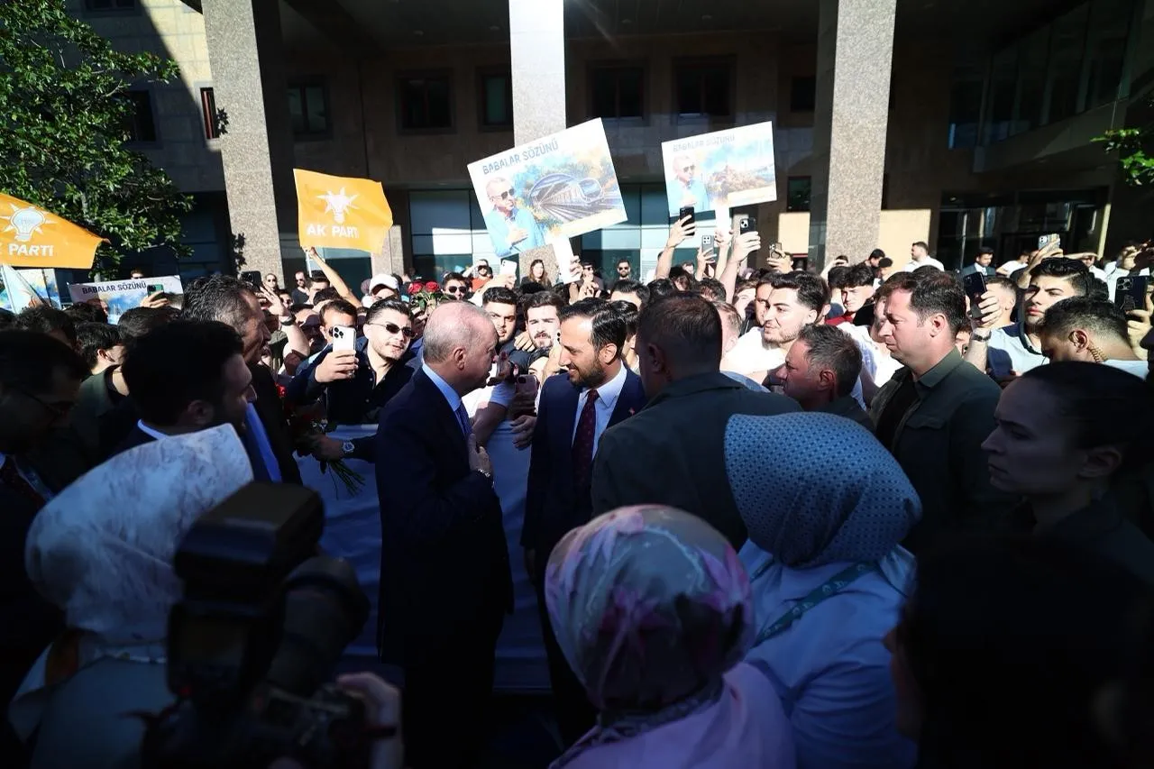 Gençlerden Erdoğan'a özel Babalar Günü hediyesi