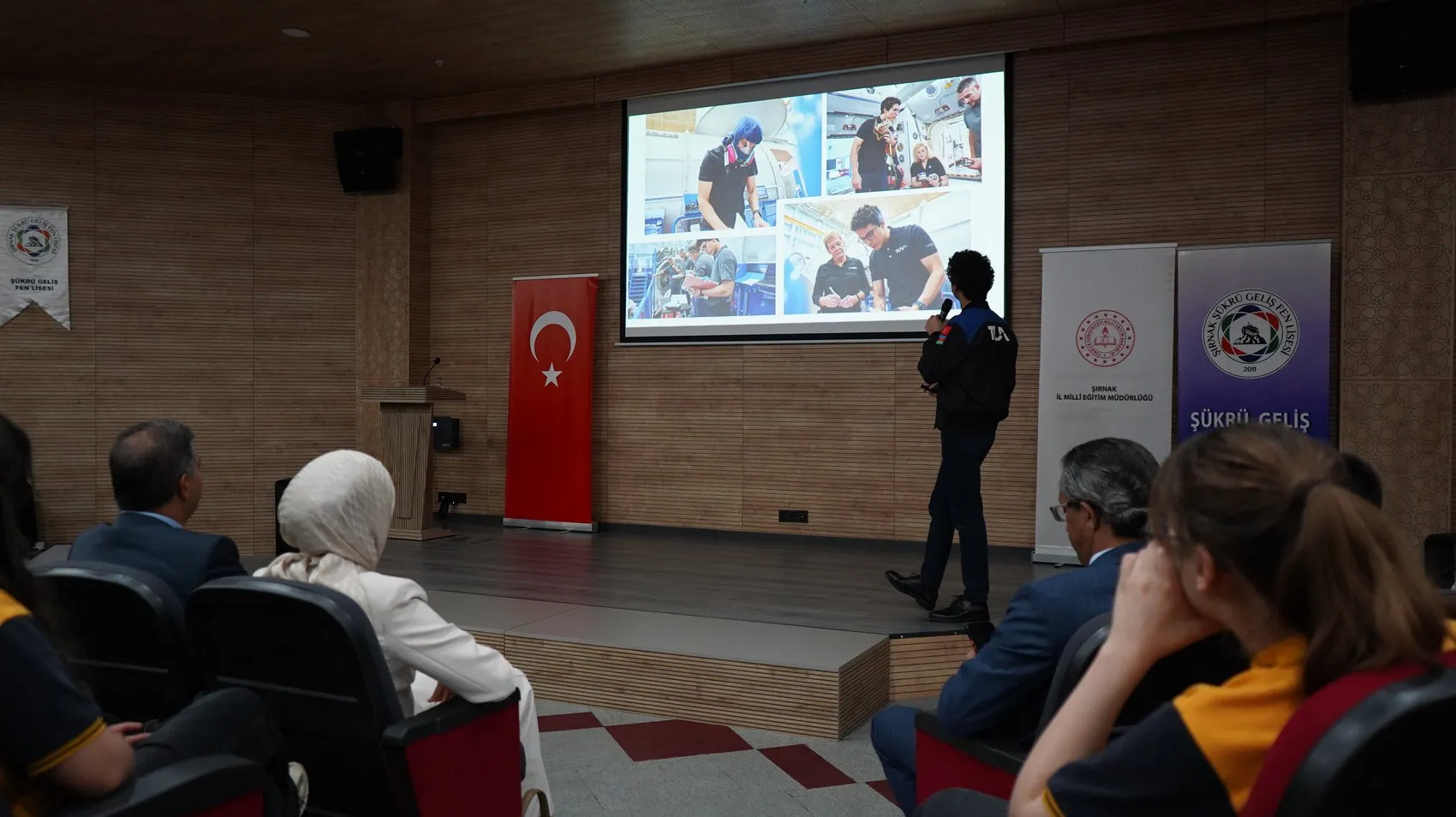 Uzay Yolcusu Atasever Şırnaklı Gençlerle Geleceği Konuştu