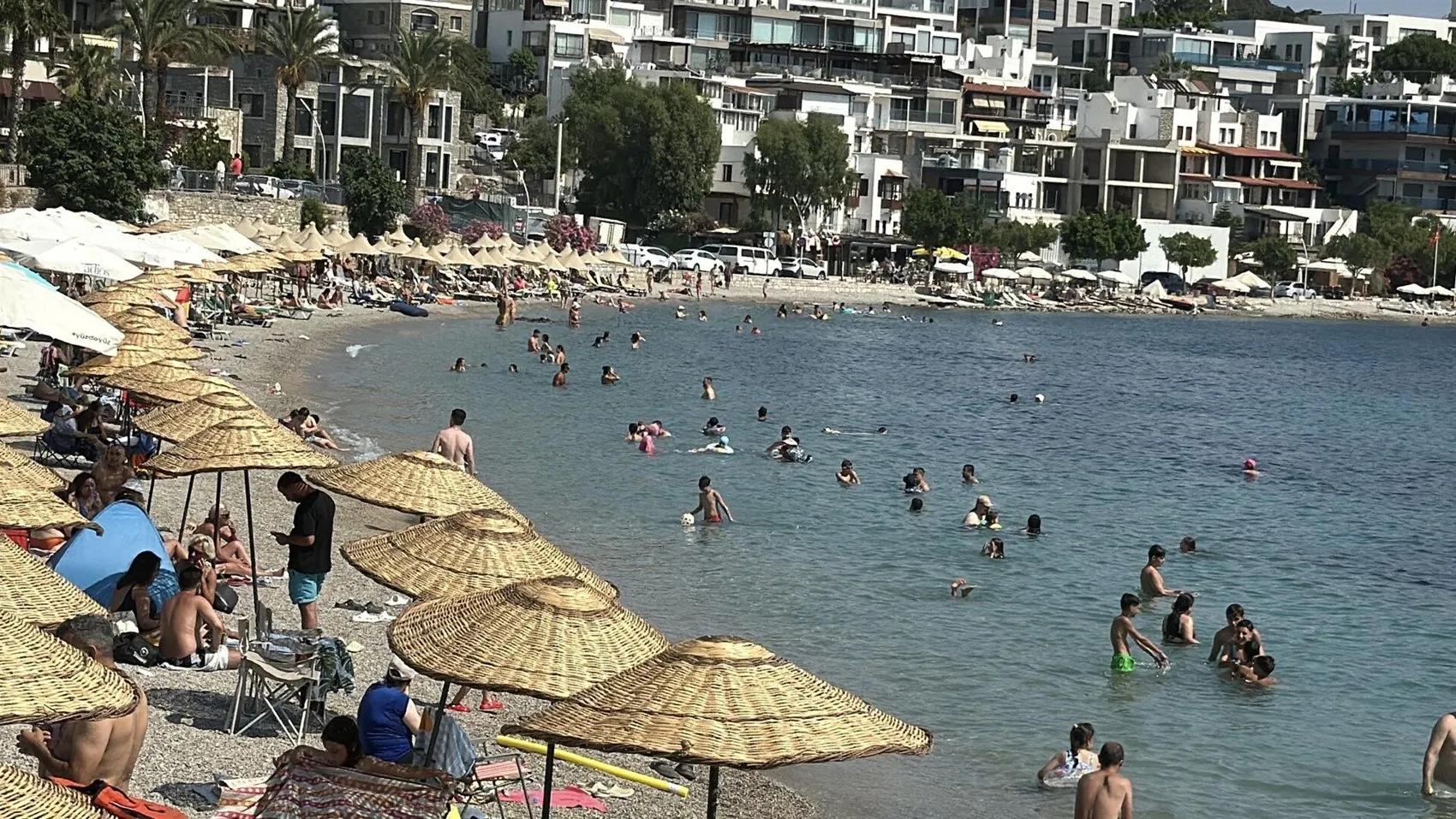 Bodrum plajlarında yaz yoğunluğu başladı