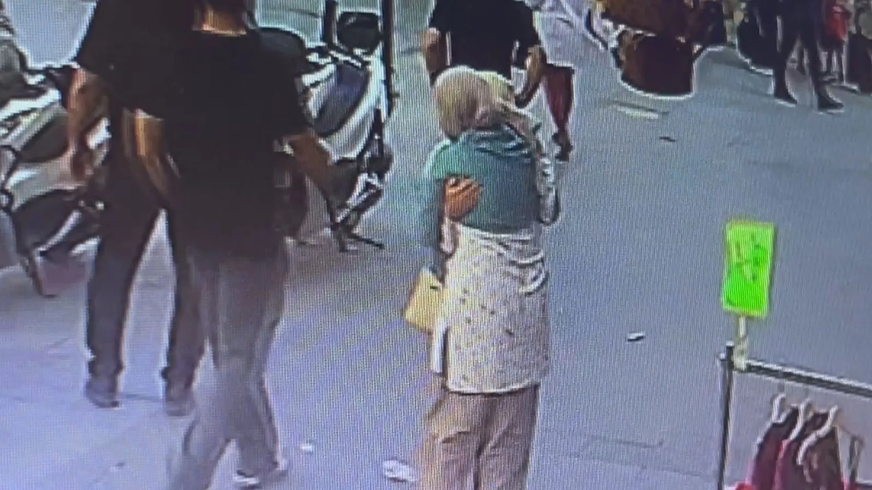 Laleli tramvay durağında 6 yaşındaki çocuk hayatını kaybetti