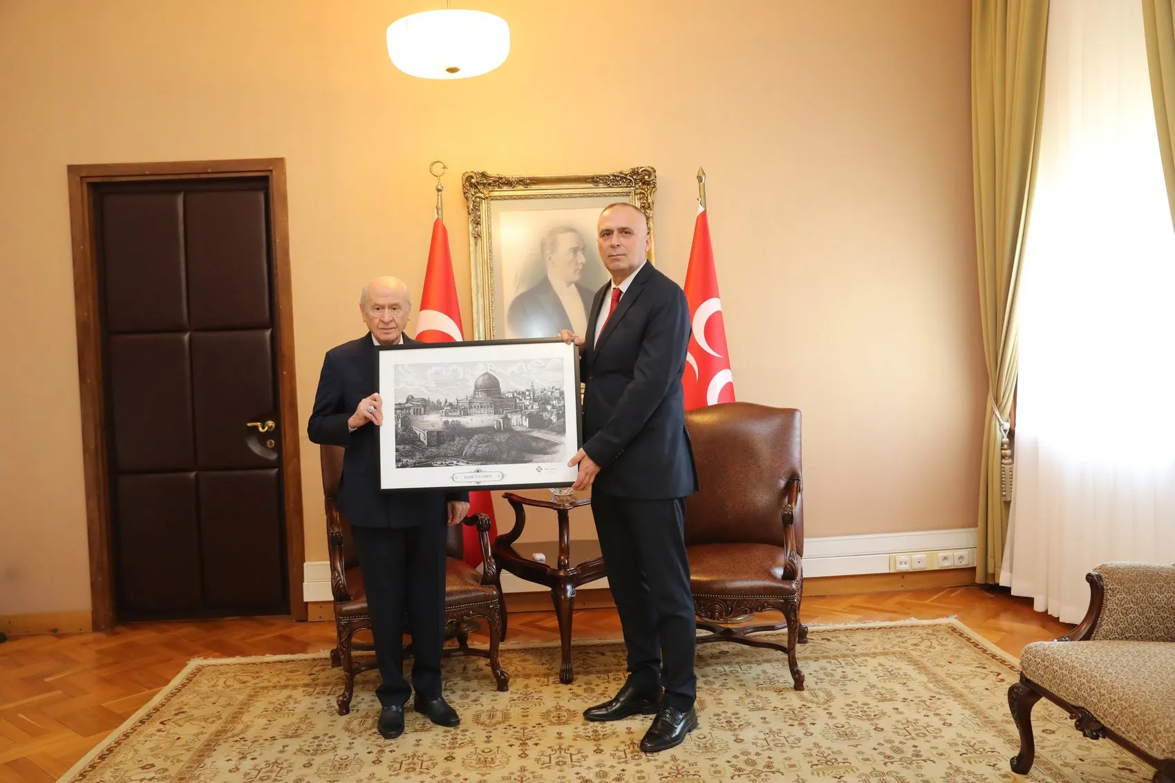 Özel Harekat Başkanı Ünsal Hayal'den Bahçeli'ye sembolik ziyaret