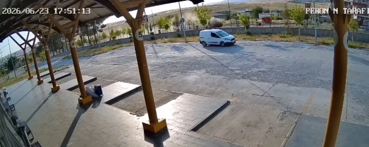 Silvan’da korkutan kaza güvenlik kamerasında