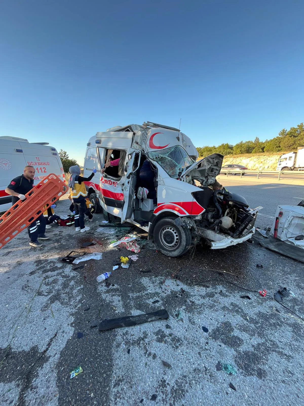 Kütahya yolunda ambulans kazası Bir can kaybı var