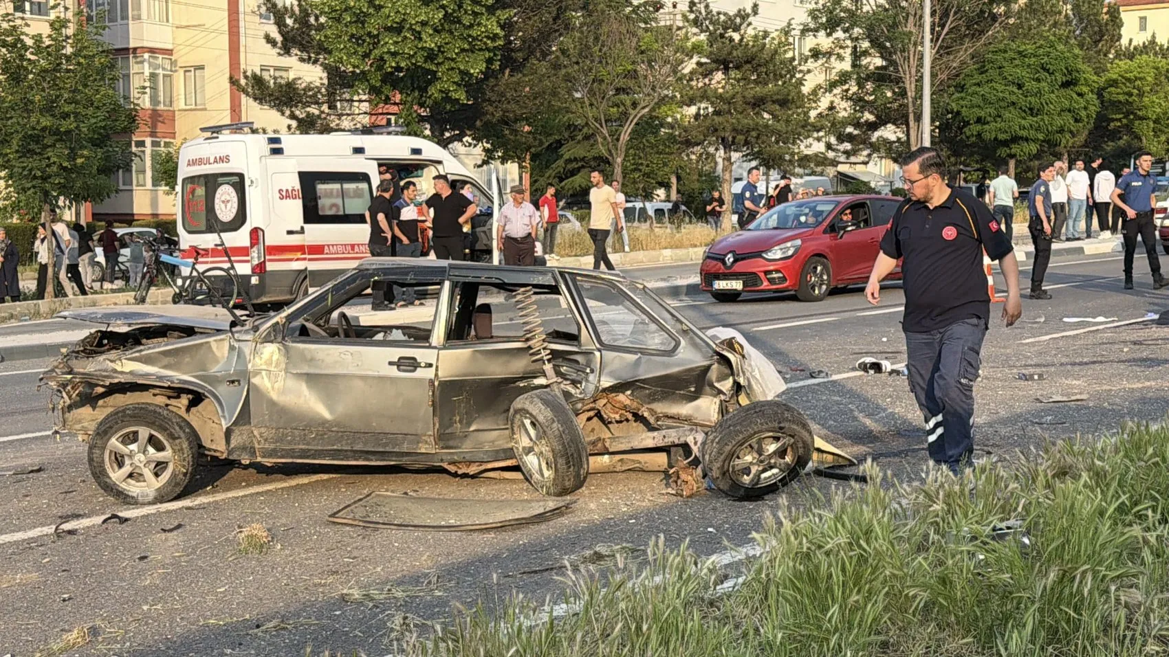 Kütahya’da trafik kazası 17 yaşındaki genç hayatını kaybetti