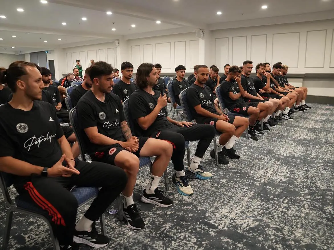 Mehmet Şimşek Bolu kampında futbolcularla bir araya geldi