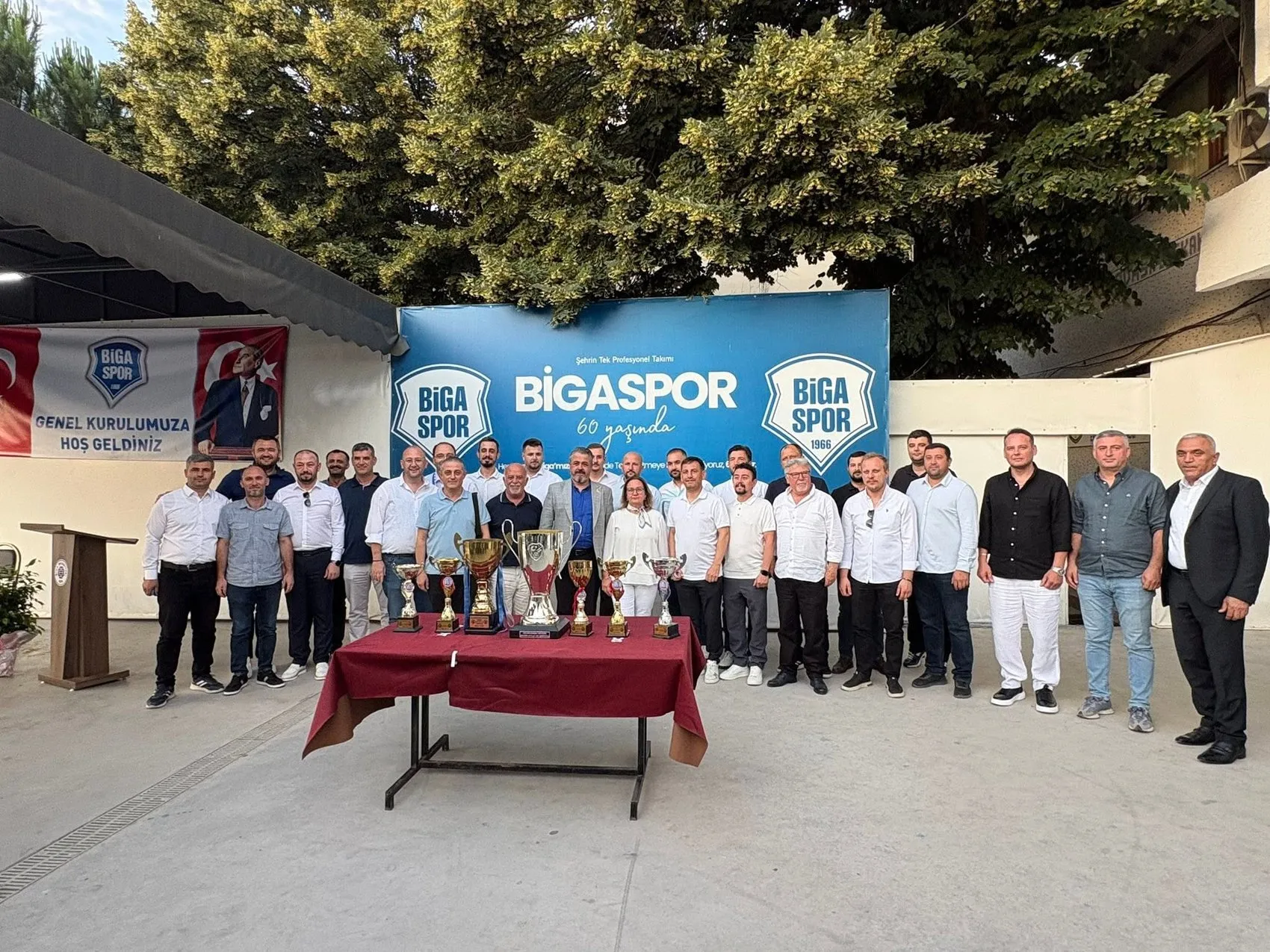 Bigaspor yeni dönem için Levent Şahin ile yola devam dedi