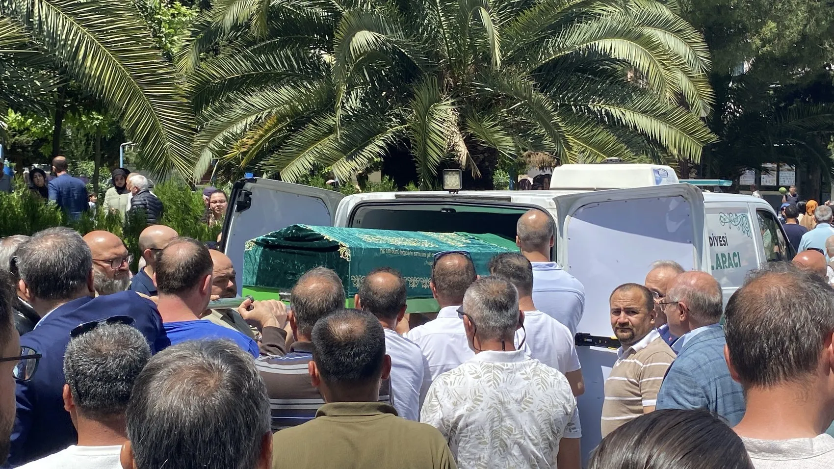 Samsun'da beşinci kattan düşen 1,5 yaşındaki Ebrar bebek hayatını kaybetti