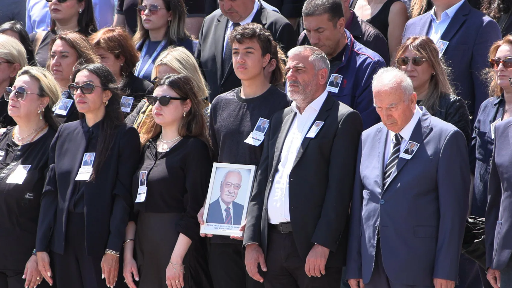 CHP’de olağanüstü kurultay için imzalar toplanmaya başladı
