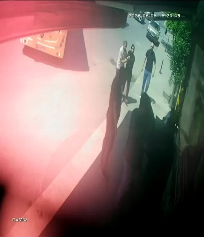 Zeytinburnu'nda hırsızlık yapan üç kadın suçüstü yakalandı