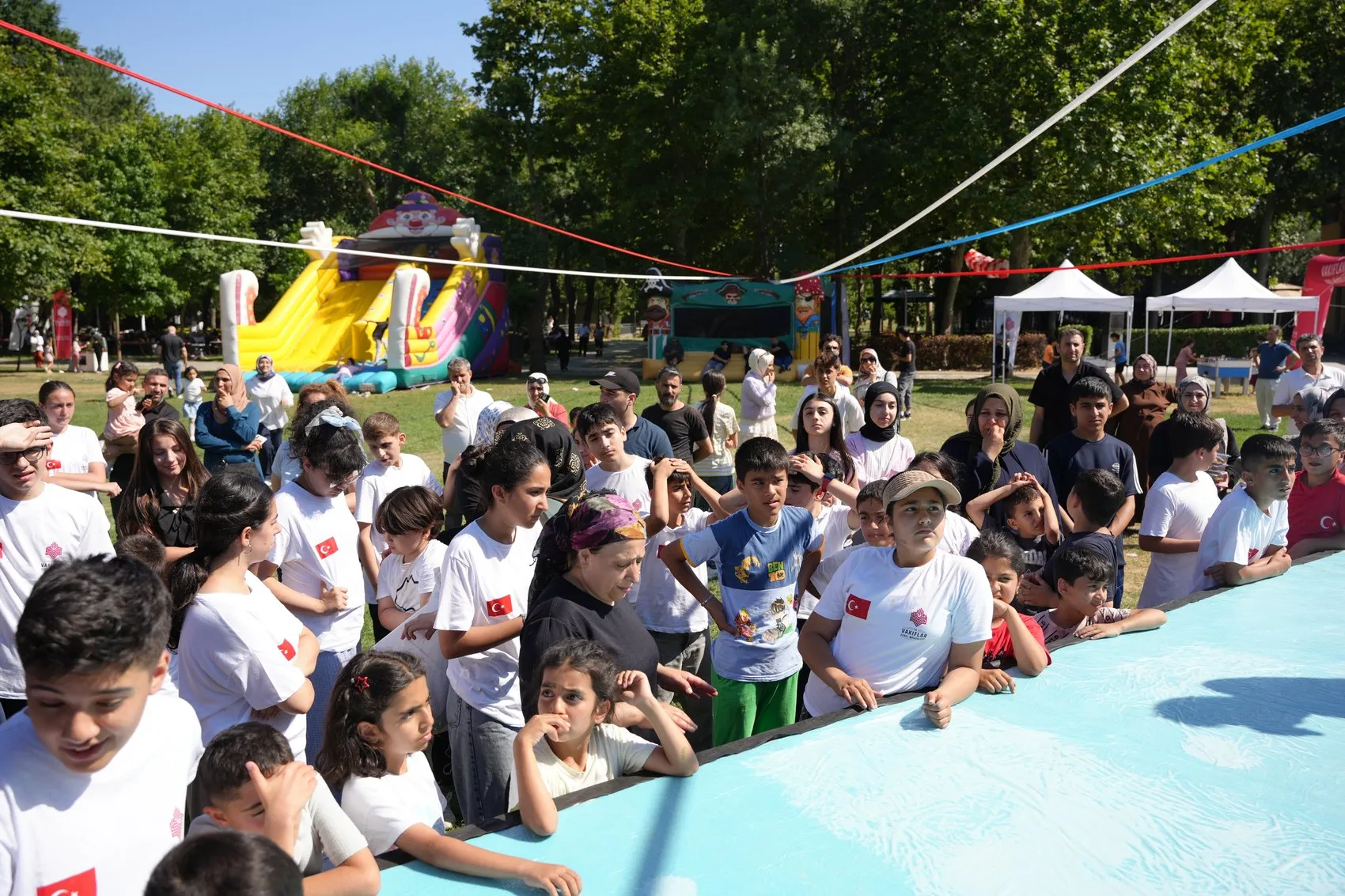 Vakıflardan öğrencilere asırlık gelenekle piknik buluşması