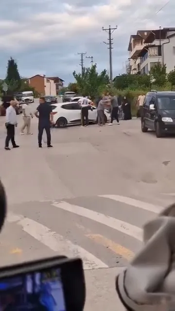 Gölcükte iki aile arasındaki kavgada silahlar konuştu