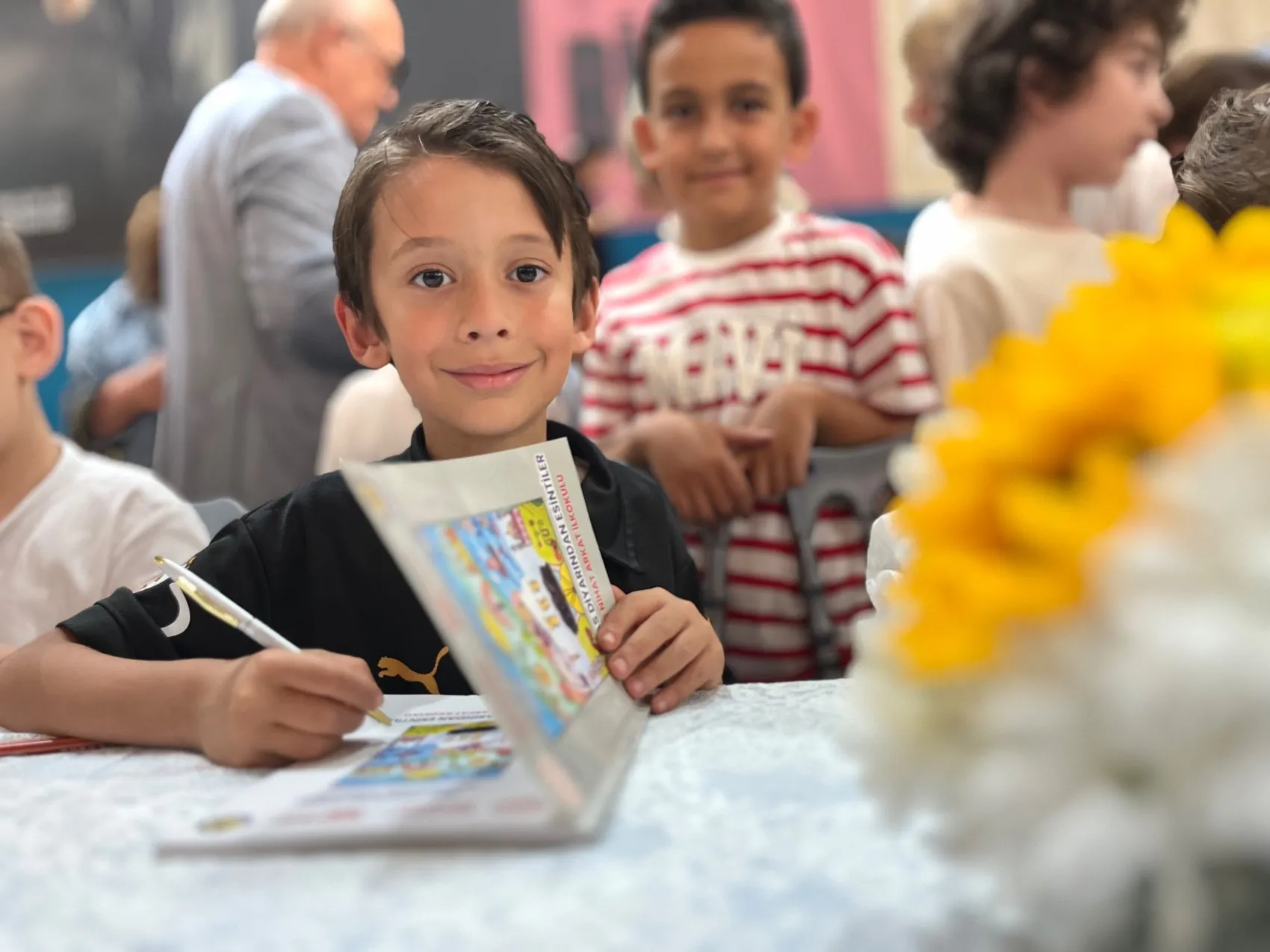 Zonguldaklı çocuklar kendi kitaplarını yazıp imza günü düzenledi