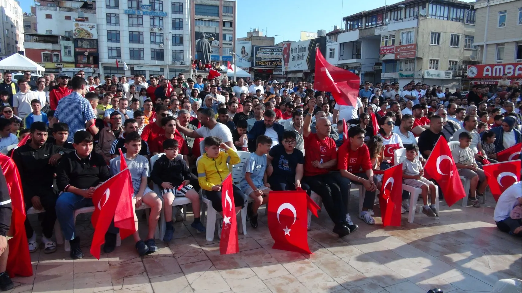 Kilis meydanında milli heyecan doruğa ulaştı