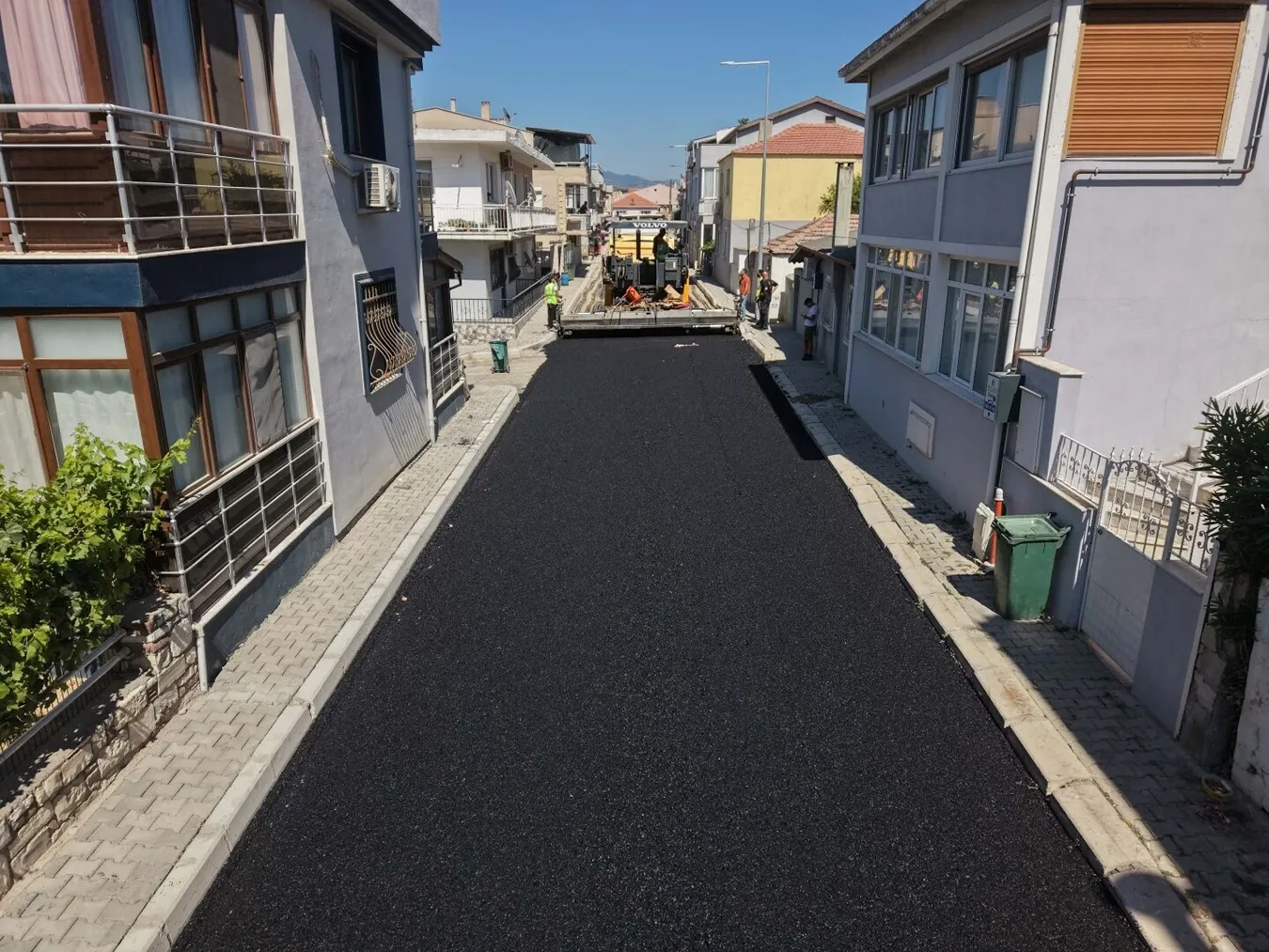 Urla’nın yolları için 186 milyon liralık asfalt ve parke seferberliği