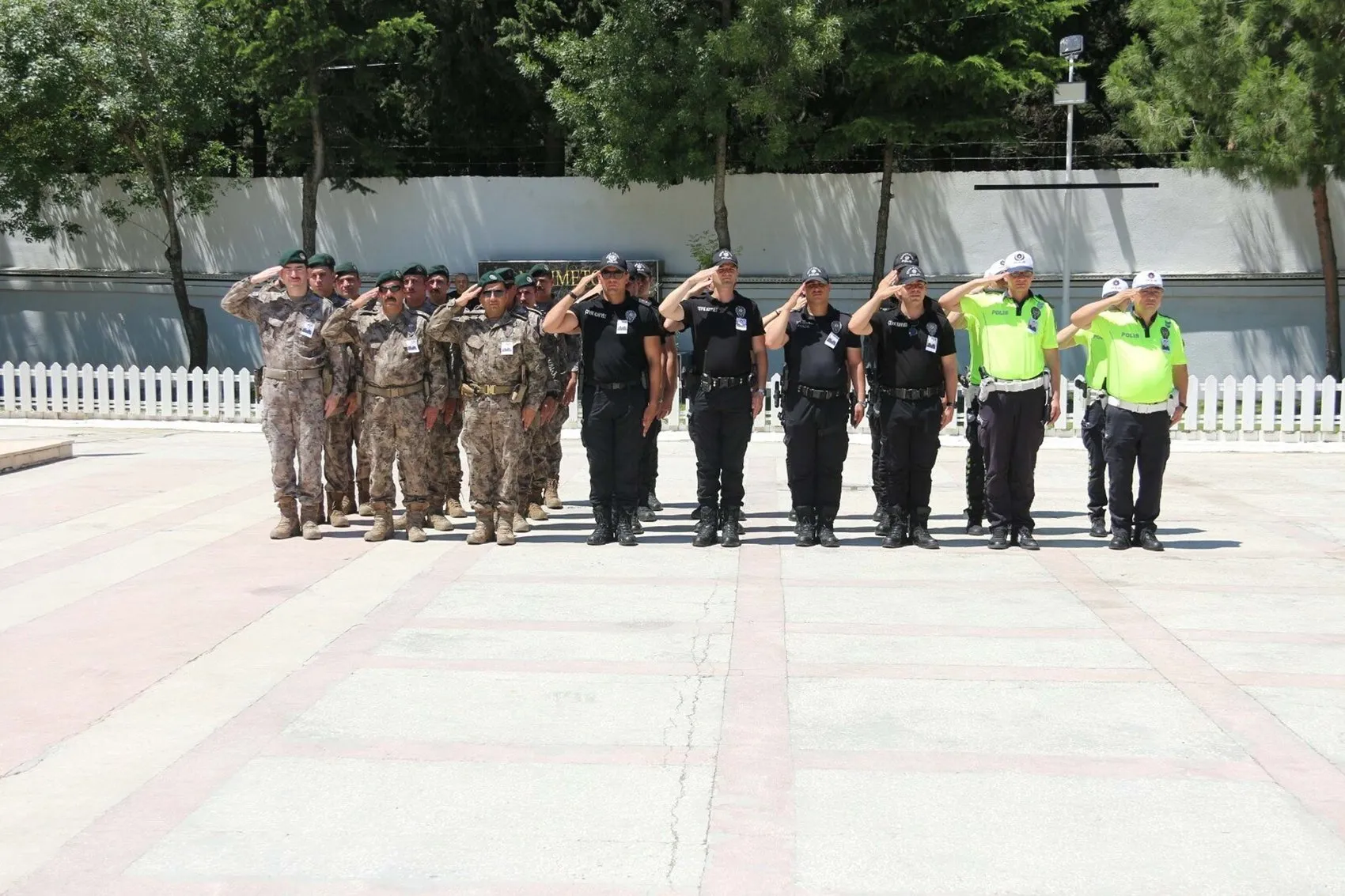 Manisa’da acı veda Uzman çavuş son yolculuğuna uğurlandı
