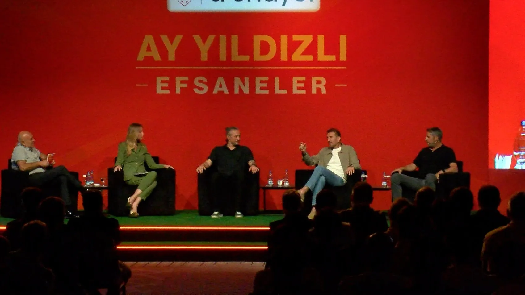 2002'nin efsaneleri Bursa'da gençlere yol gösterdi