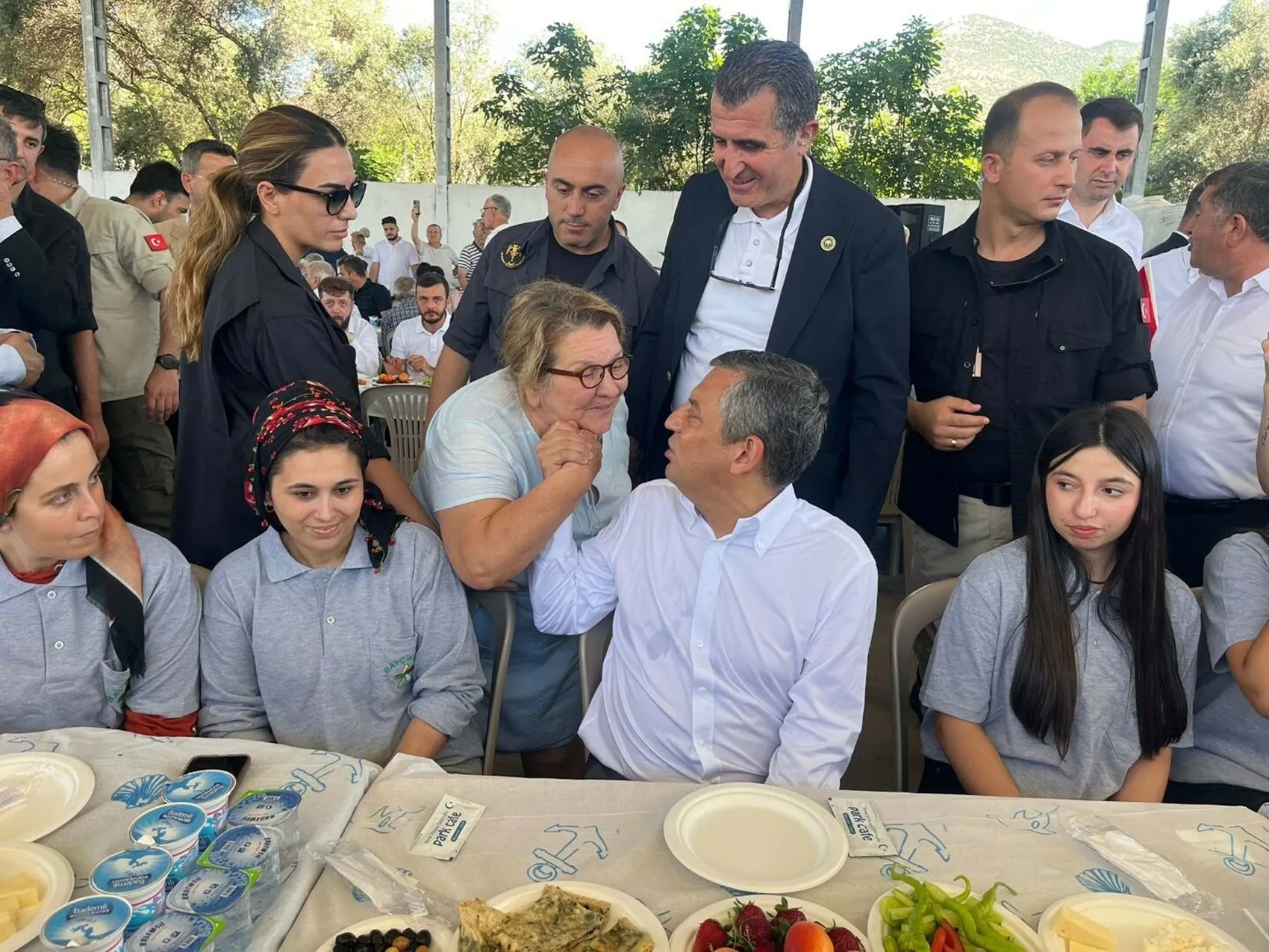Özgür Özel'den yargı hamlesine sert Tatar Ramazan çıkışı