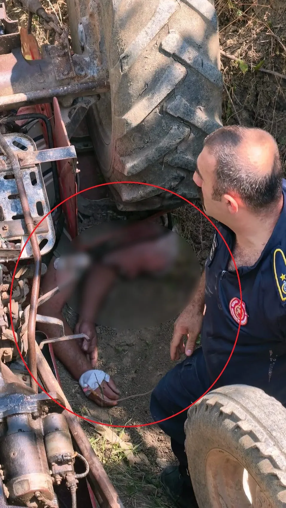 İnegöl’de traktör kazası Dede ve iki torunu ölümden döndü