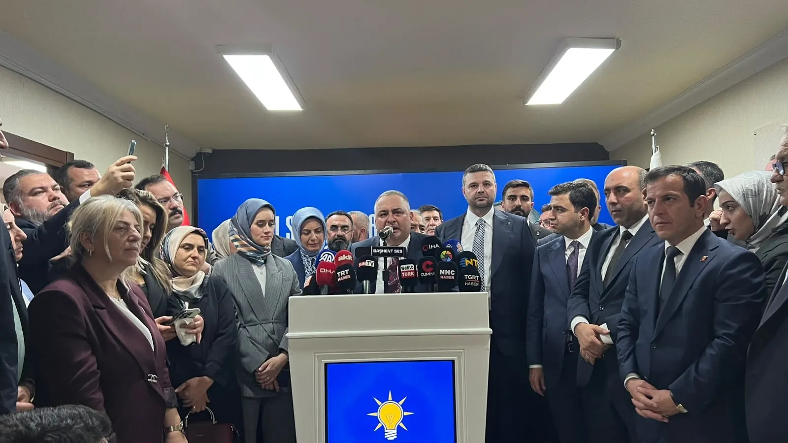 Keçiören Belediye Başkanı Mesut Özarslan resmen AK Parti’ye katıldı