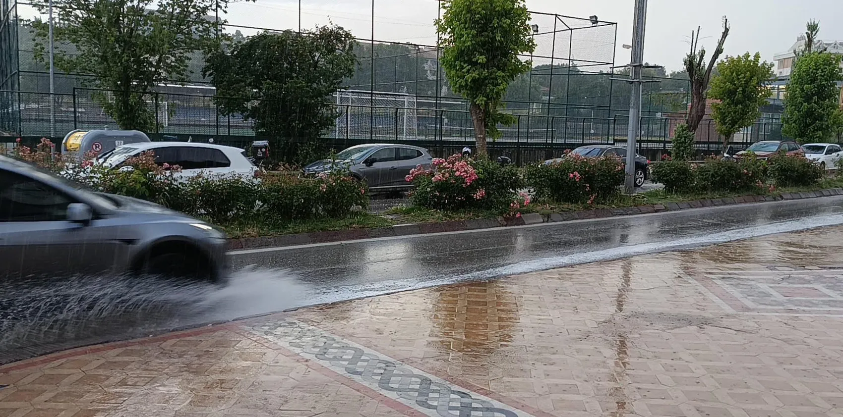 Trakya’da sağanak hayatı felç etti