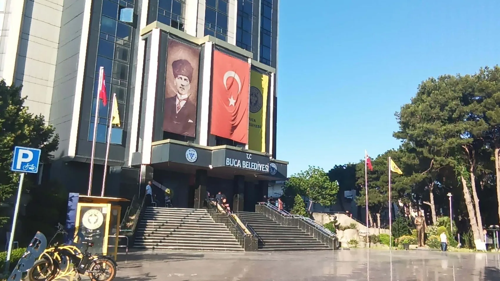Buca Belediyesi'nde rüşvet ve yolsuzluk operasyonu genişliyor