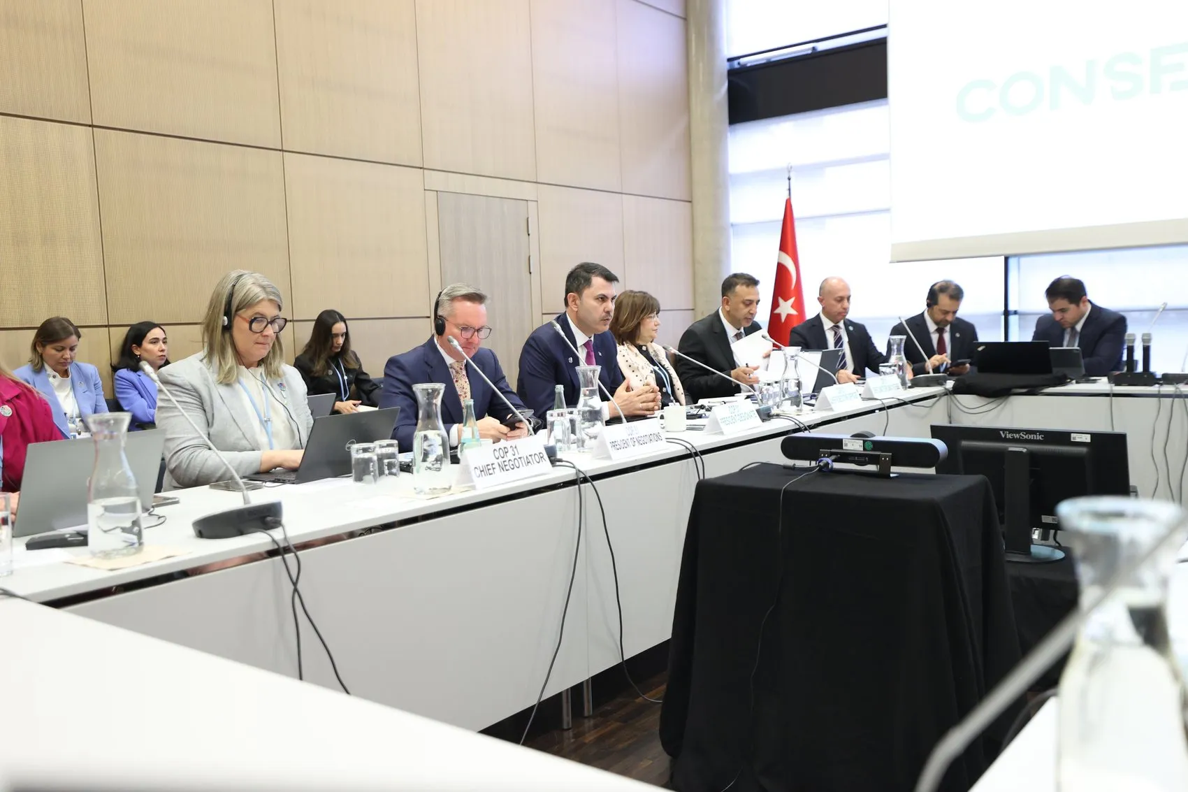 Bakan Kurum iklim zirvesinde 100’den fazla ülkeyle masaya oturdu
